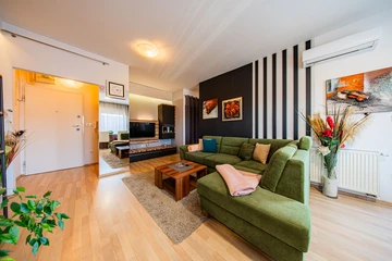 Zagreb 1-Bedroom Apartment with Quiet Loggia