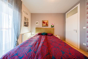 Zagreb 1-Bedroom Apartment with Quiet Loggia