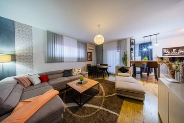 Zagreb 2-Bedroom Apartment for Up to 6 Guests