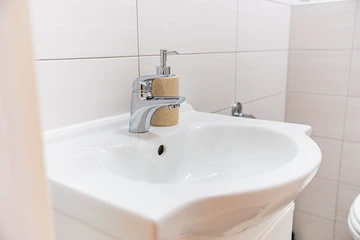 Zagreb 2-Bedroom Apartment for Up to 6 Guests