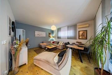 Zagreb 2-Bedroom Apartment for Up to 6 Guests