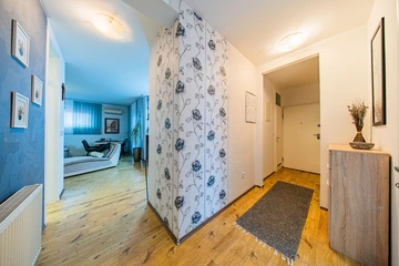 Zagreb 2-Bedroom Apartment for Up to 6 Guests