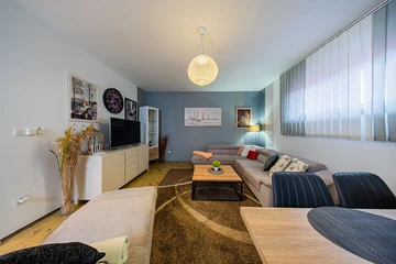 Zagreb 2-Bedroom Apartment for Up to 6 Guests