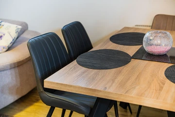 Zagreb 2-Bedroom Apartment for Up to 6 Guests