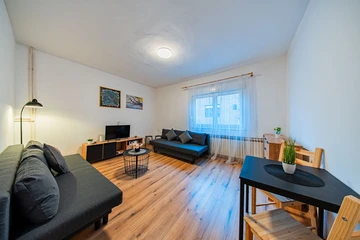 Zagreb 2-Bedroom Apartment for up to 8 Guests