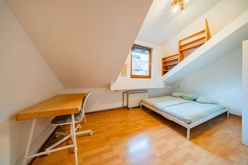 Zagreb 2-Bedroom Apartment for up to 8 Guests