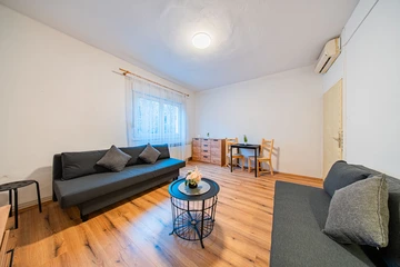 Zagreb 2-Bedroom Apartment for up to 8 Guests