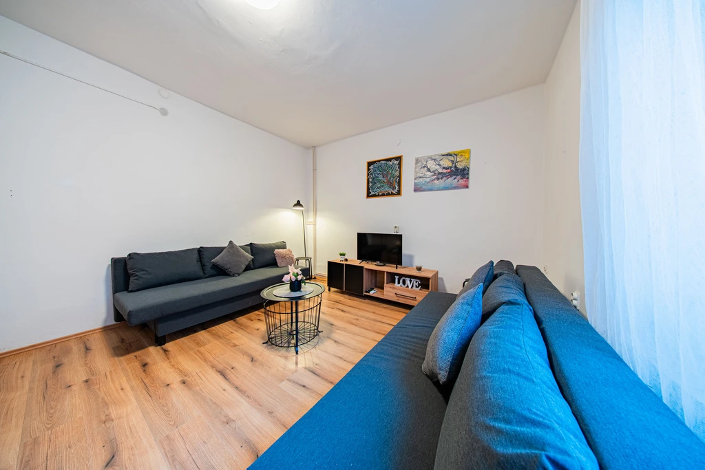 Zagreb 2-Bedroom Apartment for up to 8 Guests