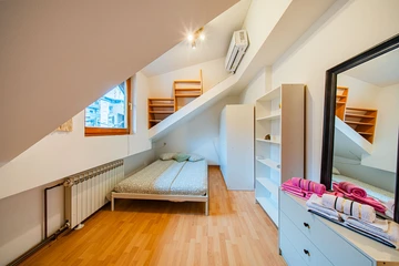 Zagreb 2-Bedroom Apartment for up to 8 Guests