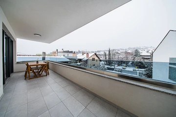 Zagreb Apartment with 2 Bedrooms and Parking