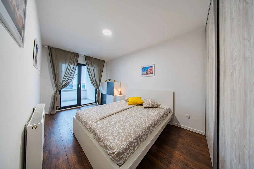 Zagreb Apartment with 2 Bedrooms and Parking