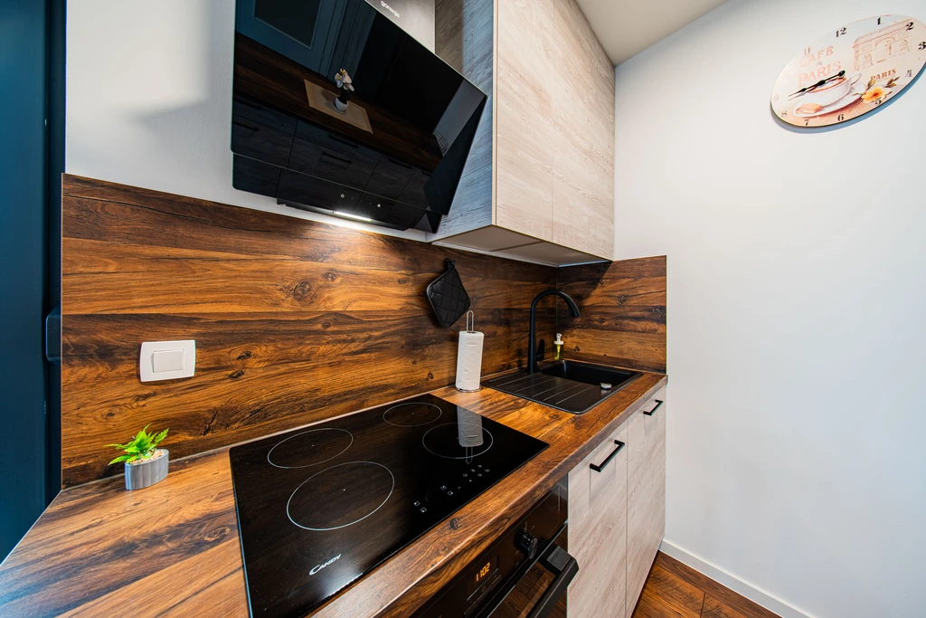 Zagreb Apartment with 2 Bedrooms and Parking