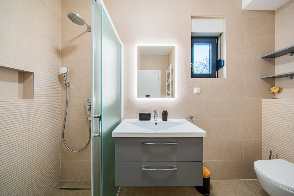 Zagreb Apartment with 2 Bedrooms and Parking