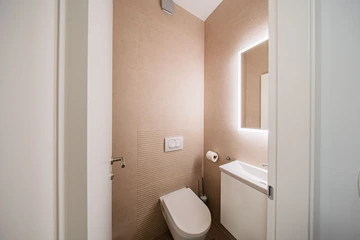 Zagreb Apartment with 2 Bedrooms and Parking