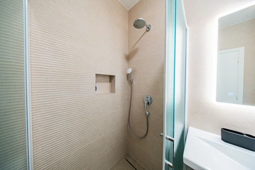 Zagreb Apartment with 2 Bedrooms and Parking