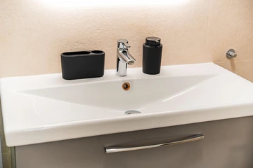 Zagreb Apartment with 2 Bedrooms and Parking