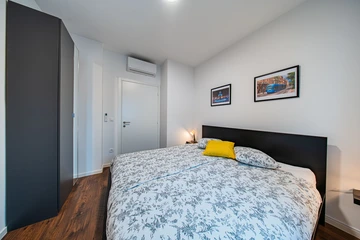 Zagreb Apartment with 2 Bedrooms and Parking