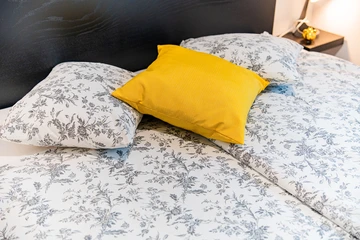 Zagreb Apartment with 2 Bedrooms and Parking