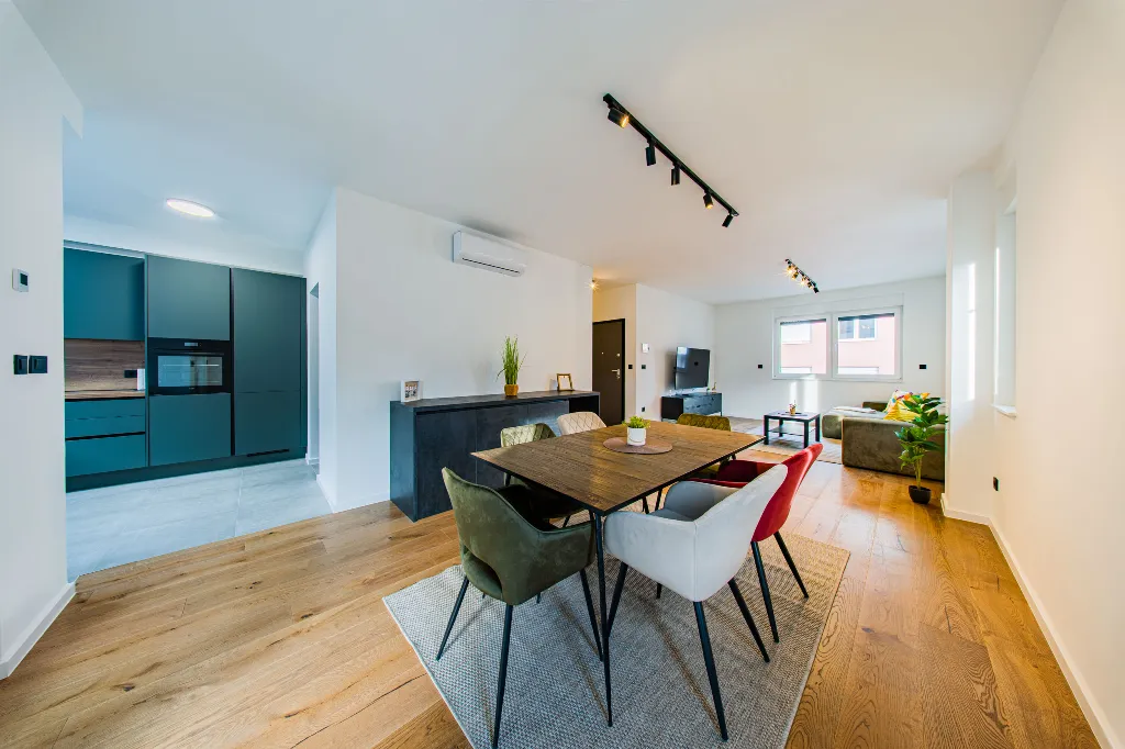 Zagreb Apartment with 3 Balconies & 3 Bedrooms