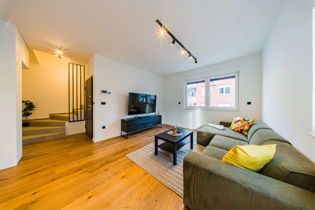 Zagreb Apartment with 3 Balconies & 3 Bedrooms