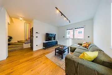 Zagreb Apartment with 3 Balconies & 3 Bedrooms