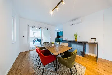 Zagreb Apartment with 3 Balconies & 3 Bedrooms