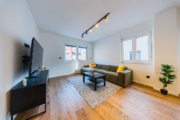 Zagreb Apartment with 3 Balconies & 3 Bedrooms