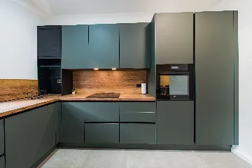 Zagreb Apartment with 3 Balconies & 3 Bedrooms