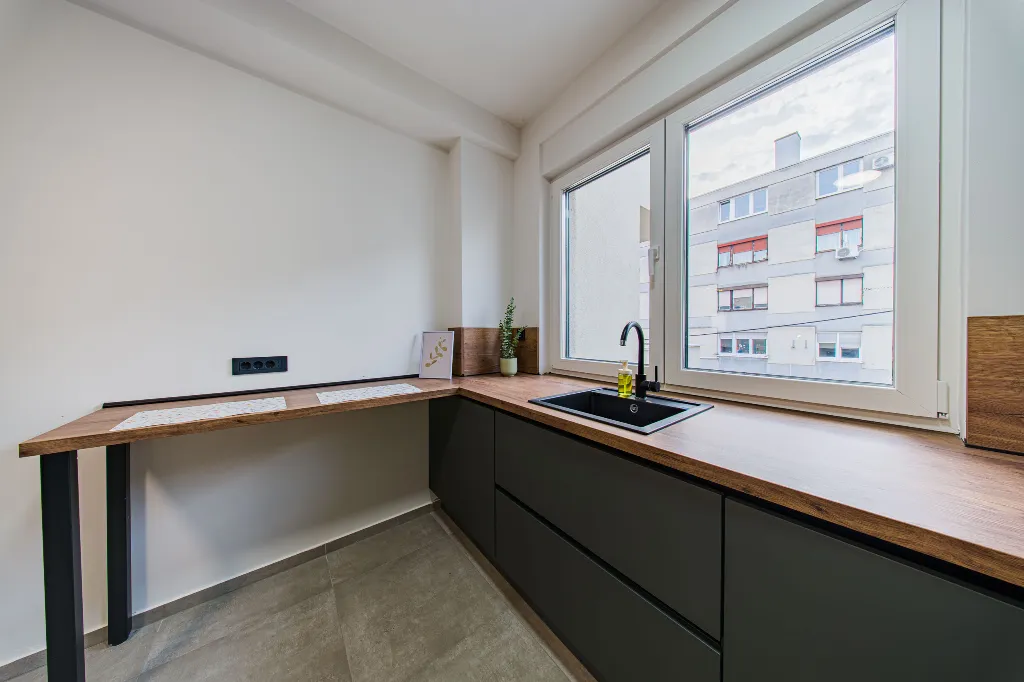 Zagreb Apartment with 3 Balconies & 3 Bedrooms