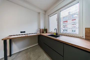 Zagreb Apartment with 3 Balconies & 3 Bedrooms