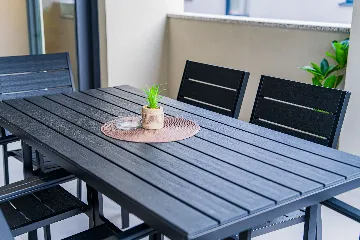 Zagreb Apartment with 3 Balconies & 3 Bedrooms