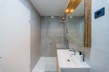 Zagreb Apartment with 3 Balconies & 3 Bedrooms