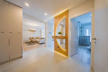 Zagreb 1-Bedroom Apartment with Loggia