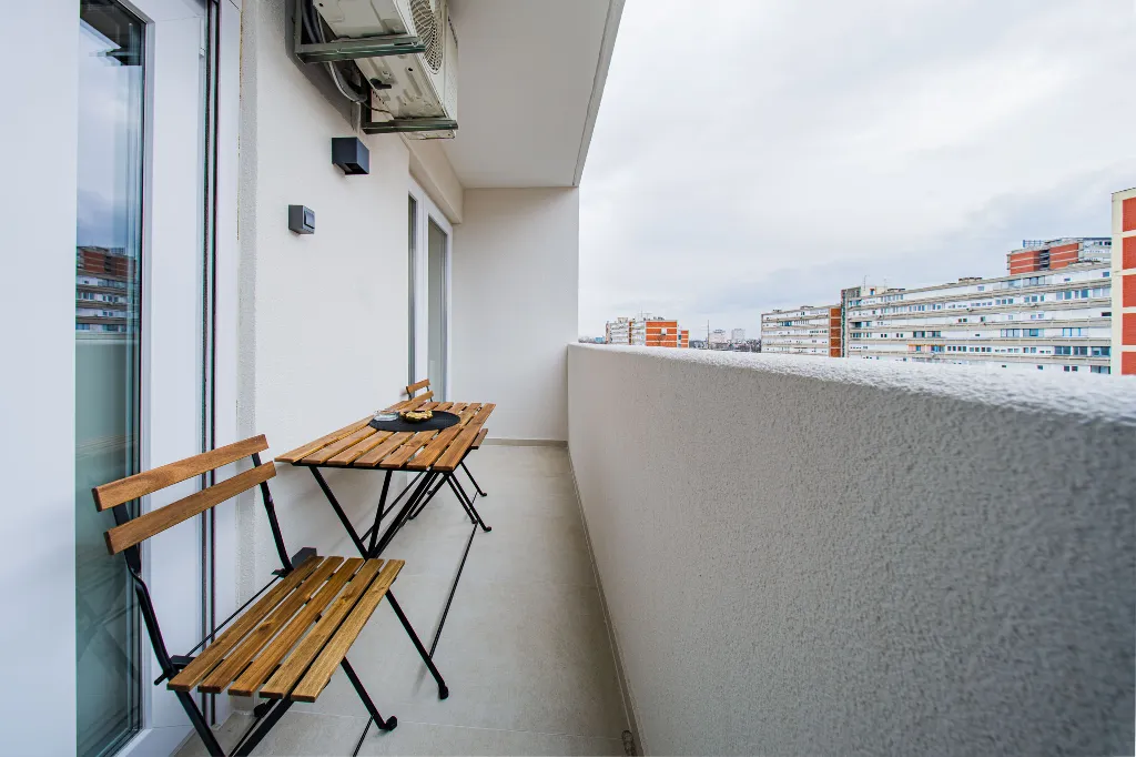 Zagreb 1-Bedroom Apartment with Loggia