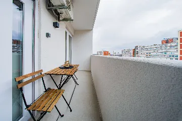 Zagreb 1-Bedroom Apartment with Loggia