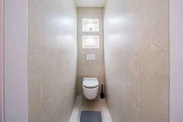 Zagreb 1-Bedroom Apartment with Loggia