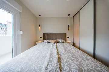 Zagreb 1-Bedroom Apartment with Loggia