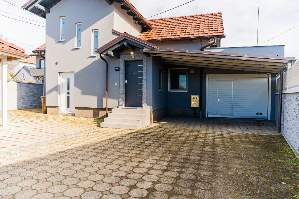 Zagreb Apartment for 8 Guests with 3 Bedrooms