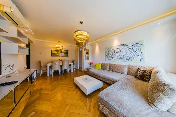 Spacious 3-Bedroom Apartment in Zagreb for 6