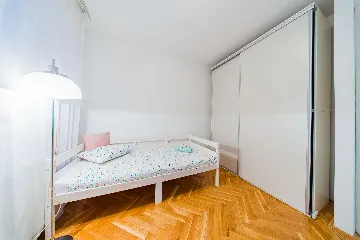 Spacious 3-Bedroom Apartment in Zagreb for 6
