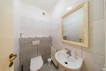 Spacious 3-Bedroom Apartment in Zagreb for 6