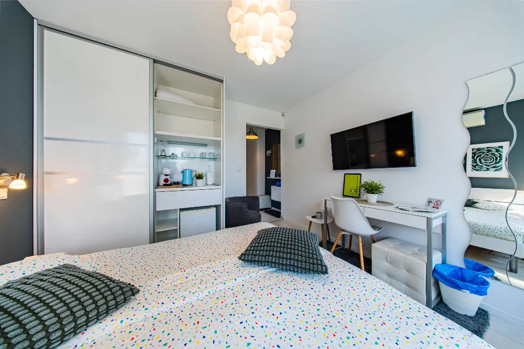 Zagreb Studio Apartment for 2 Guests with Terrace
