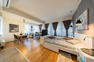 Renovated Studio Apartment in Zagreb for 2 Guests