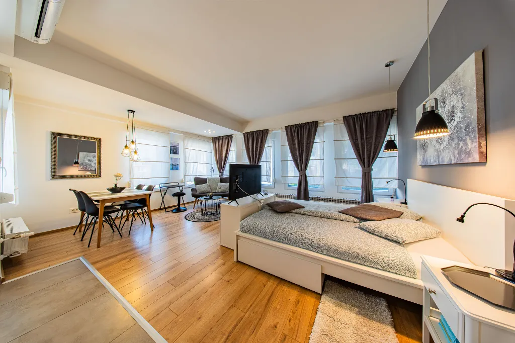 Renovated Studio Apartment in Zagreb for 2 Guests