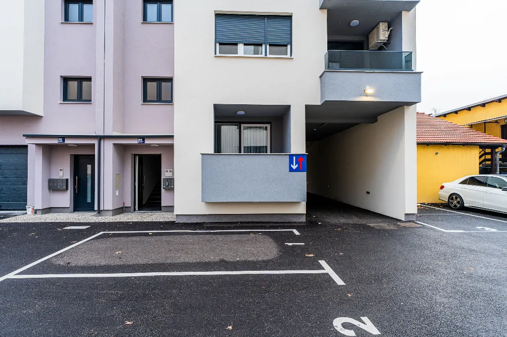 Two-Bedroom Apartment in Zagreb with Parking