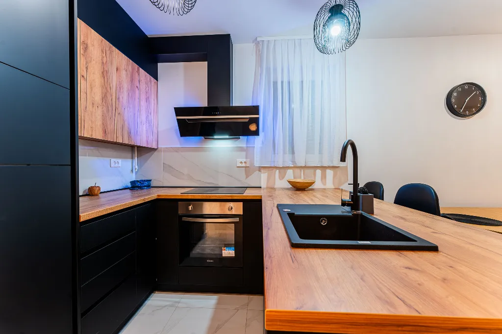 Two-Bedroom Apartment in Zagreb with Parking