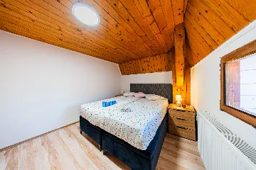 Zagreb 1-Bedroom Apartment for up to 4 Guests