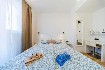 Studio Apartment in Zagreb with Balcony for 2