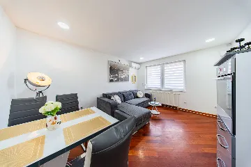 Zagreb 1-Bedroom Apartment with Small Terrace