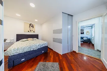 Zagreb 1-Bedroom Apartment with Small Terrace